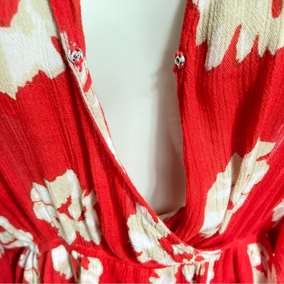 BAND Of GYPIES Floral Red Beige White  Romper Cold Shoulder Shorts Medium - Picture 12 of 15